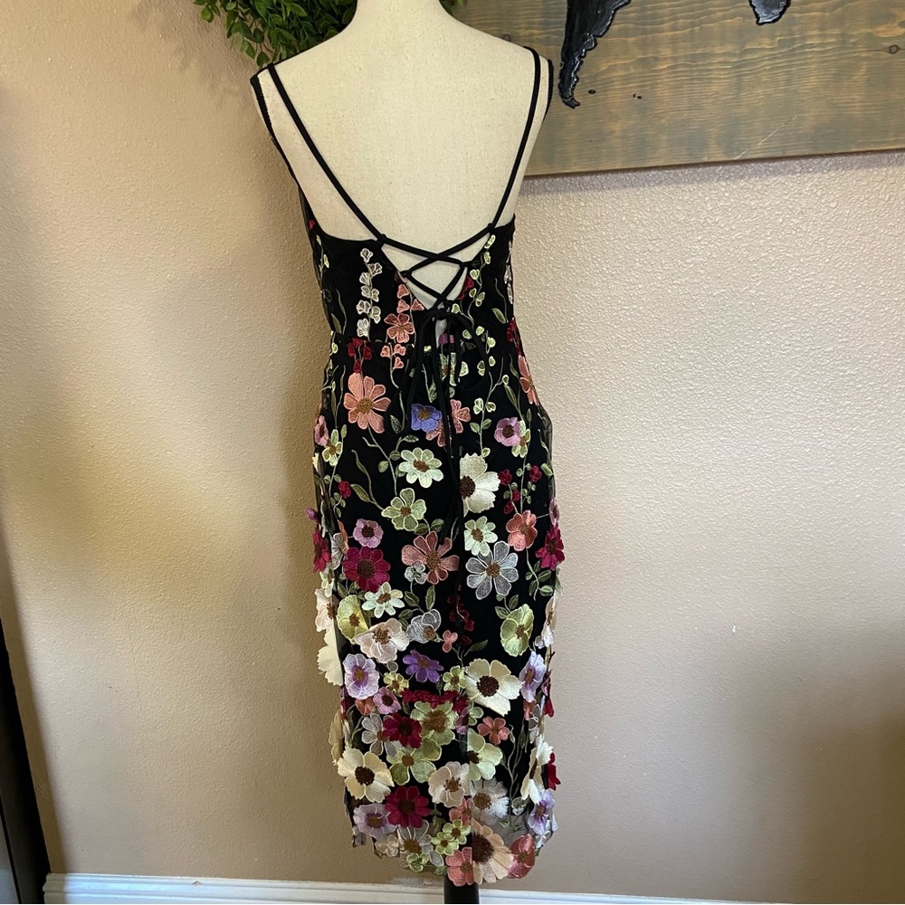 NWOT Lulus Thriving Energy Black 3D Floral Embroidered Lace-Up Midi Dress - Picture 5 of 9